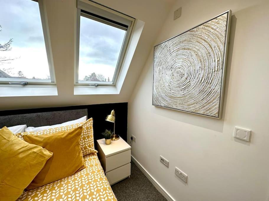 Massive New 8 Bedroom House Sleeps Up To 21 - Accepts Groups - Great Location - Free Parking - Fast Wifi - Smart Tvs - Sleeps Up To 21 People - Close To Bournemouth & Poole Town Centre & Sandbanks Екстериор снимка